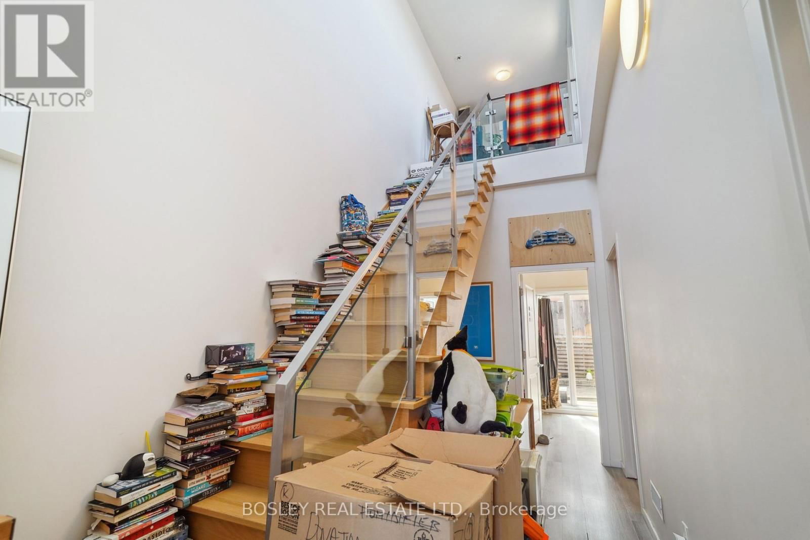 890 QUEEN STREET WEST Image 31