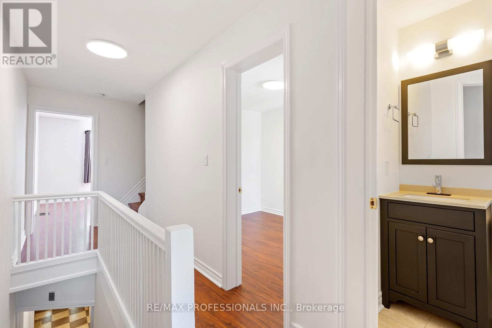 8 PARR STREET Image 10
