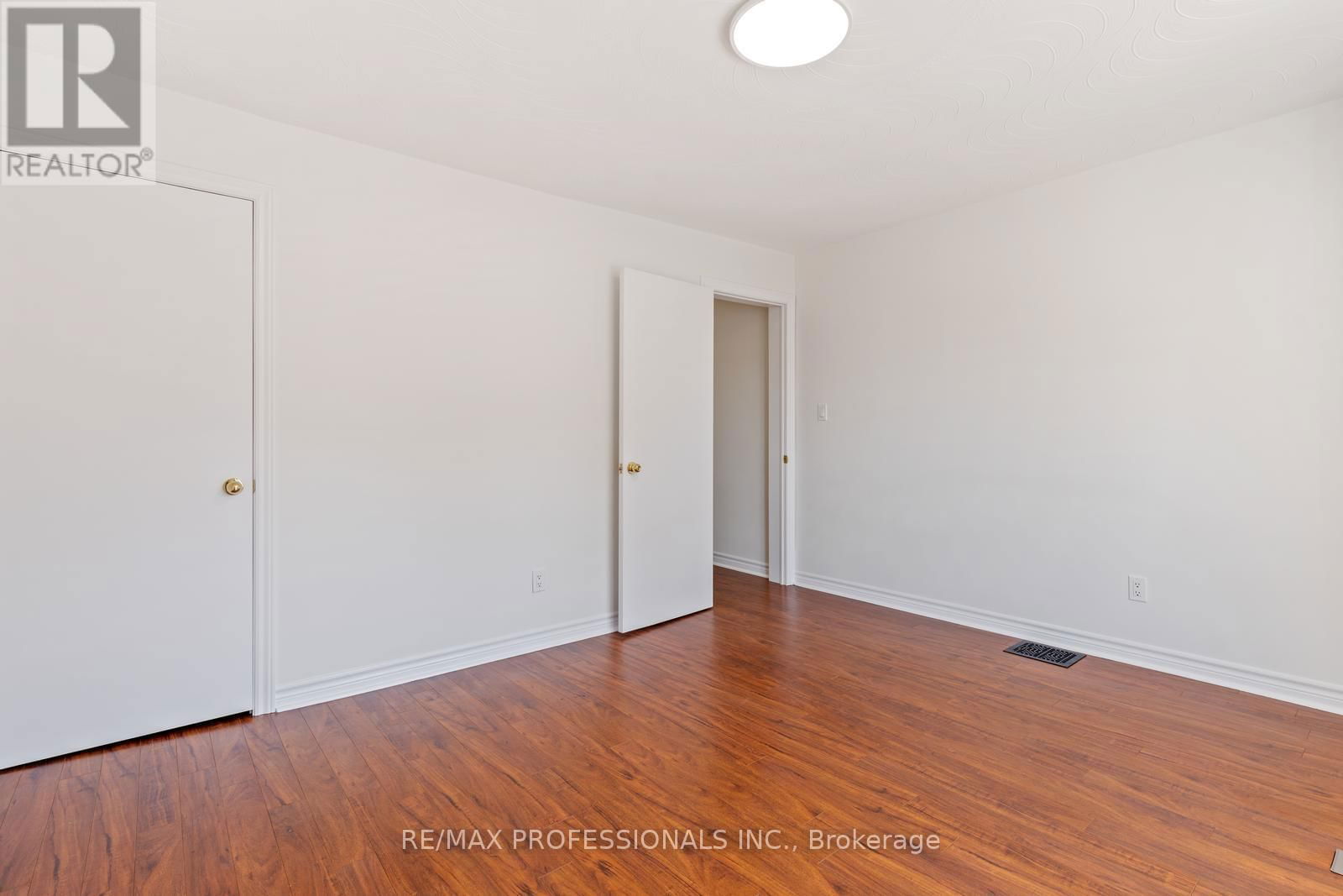 8 PARR STREET Image 7