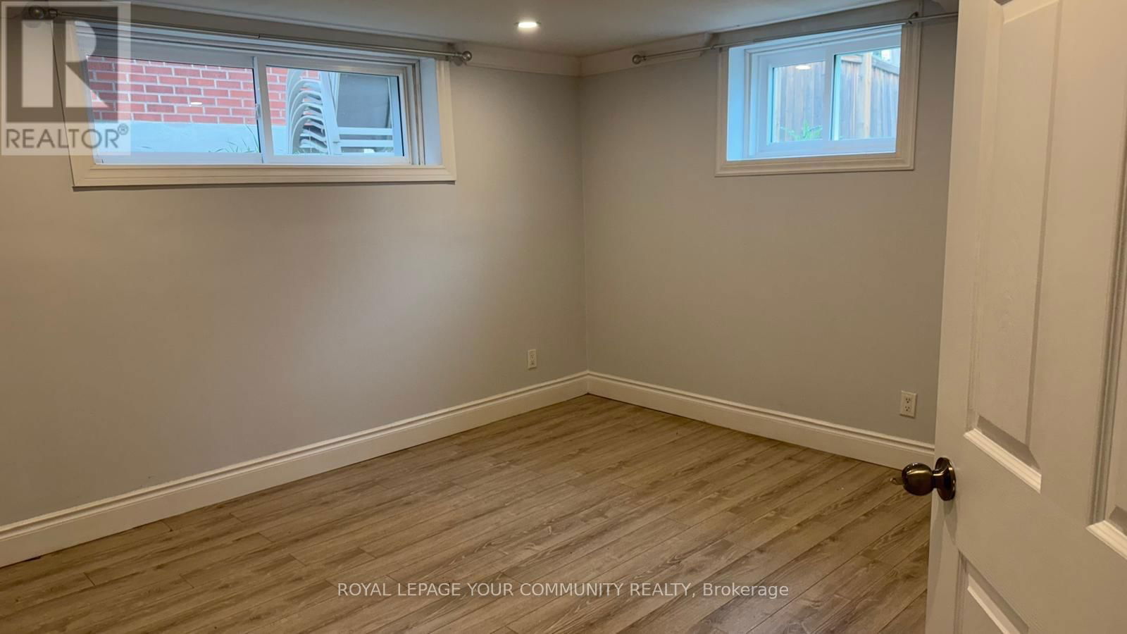 ACTON AVENUE Image 11