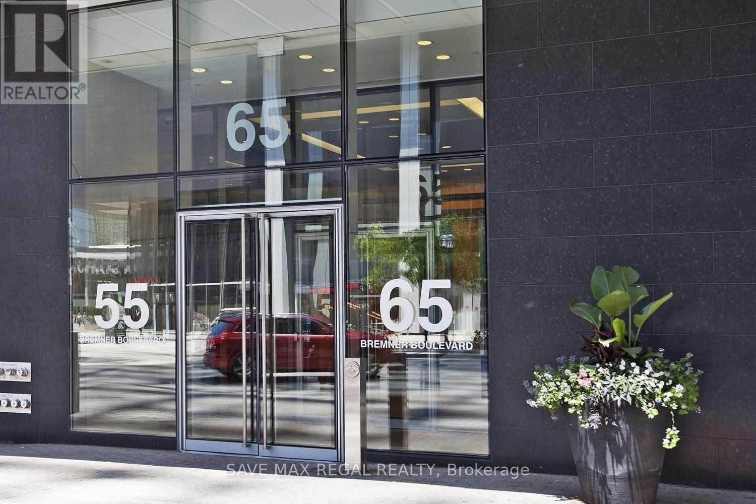 2501 - 65 BREMNER BOULEVARD Image 4