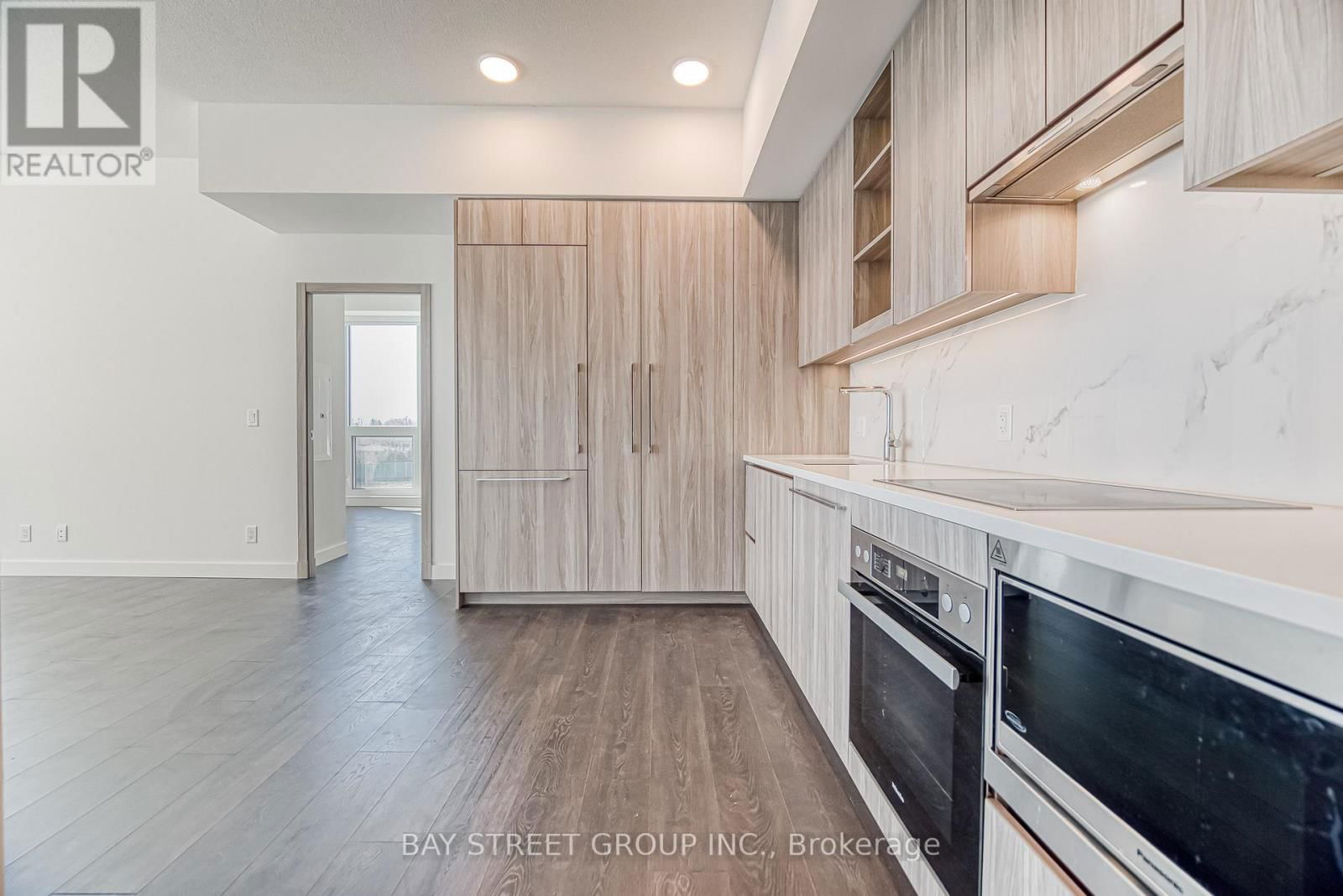 602 - 27 MCMAHON DRIVE Image 13