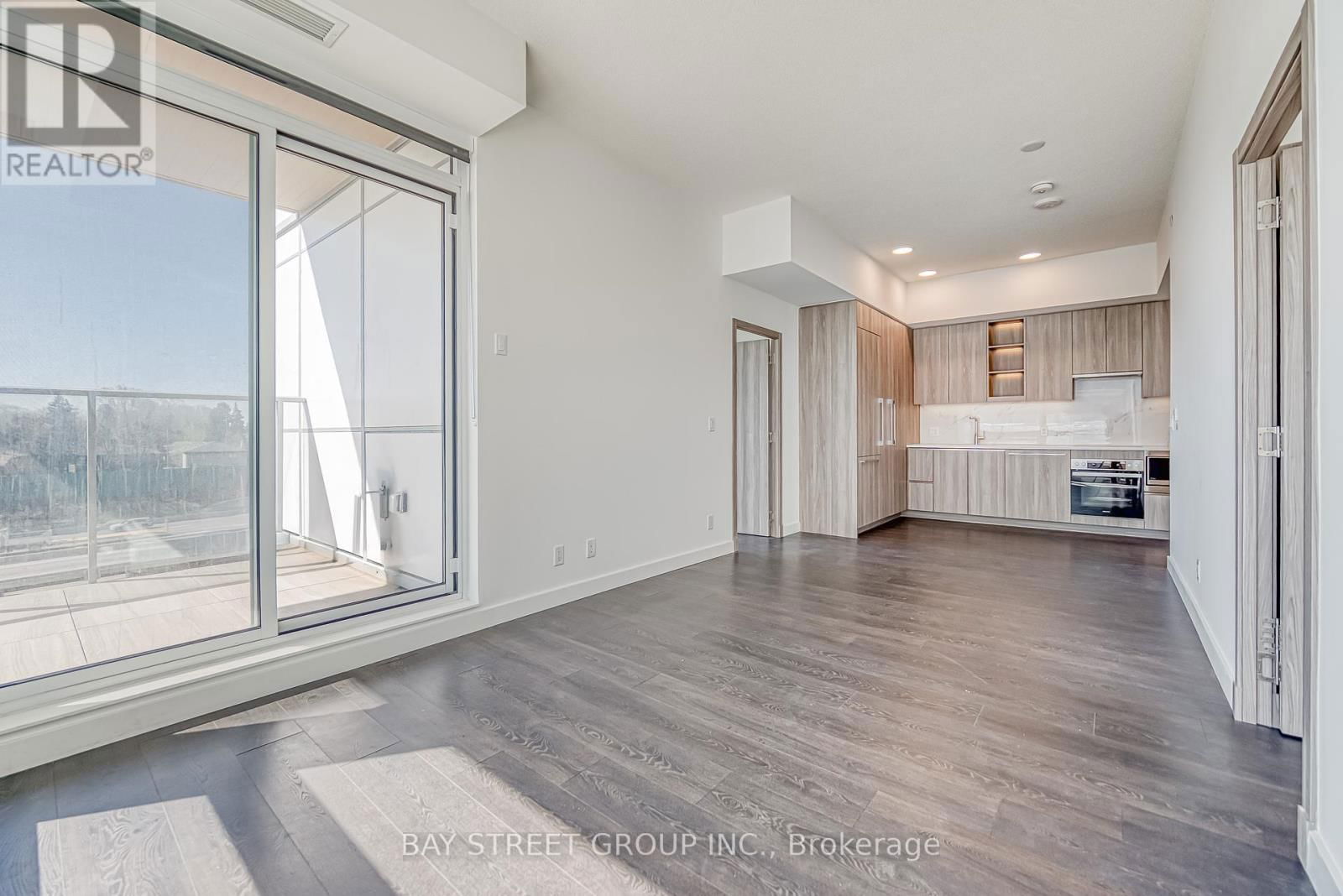 602 - 27 MCMAHON DRIVE Image 16
