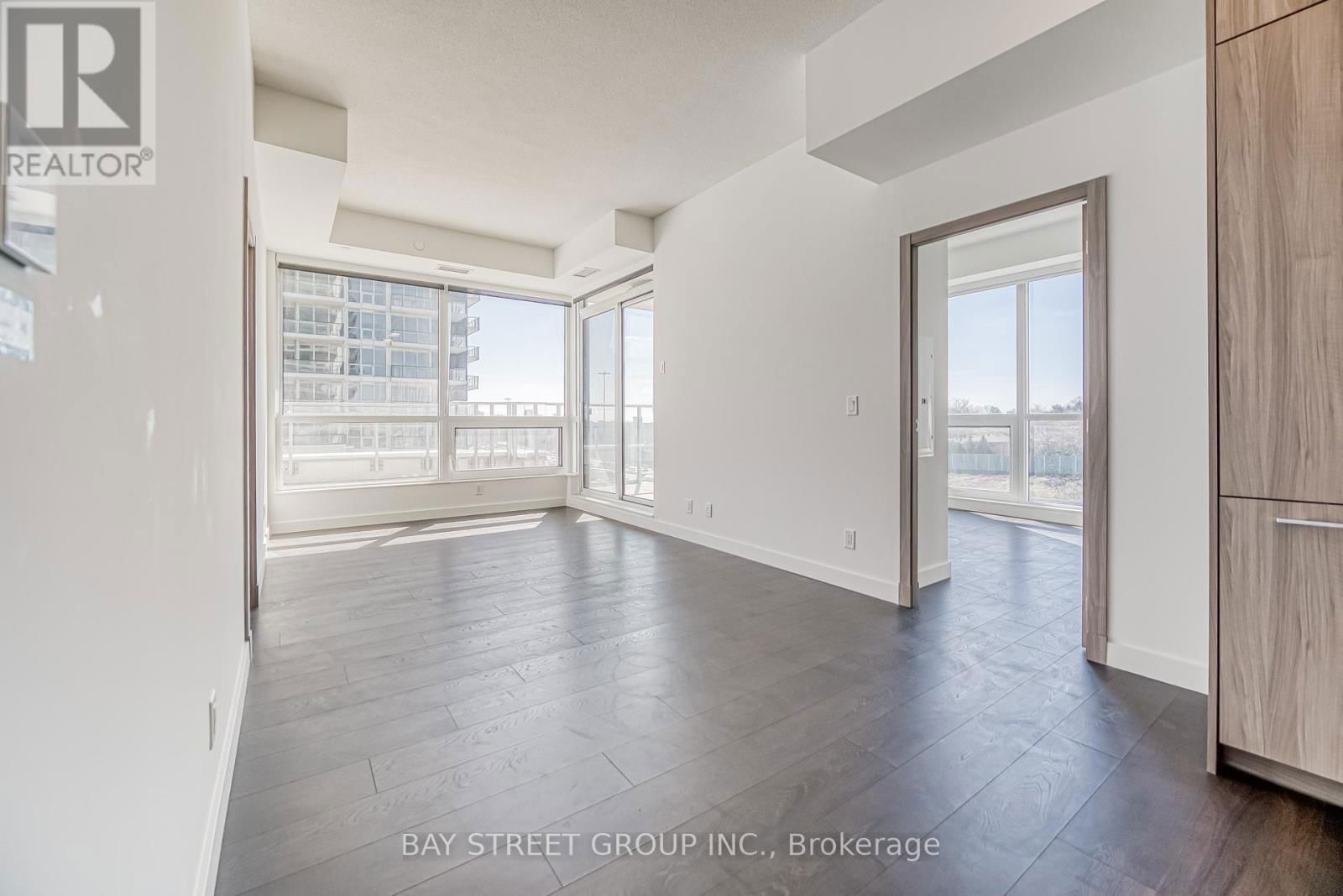 602 - 27 MCMAHON DRIVE Image 19