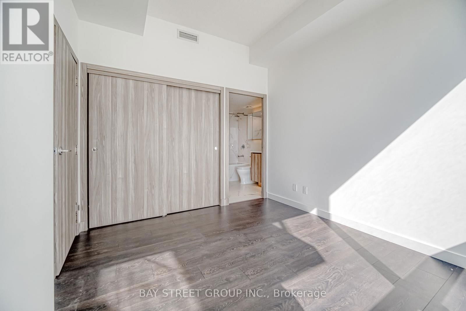 602 - 27 MCMAHON DRIVE Image 23