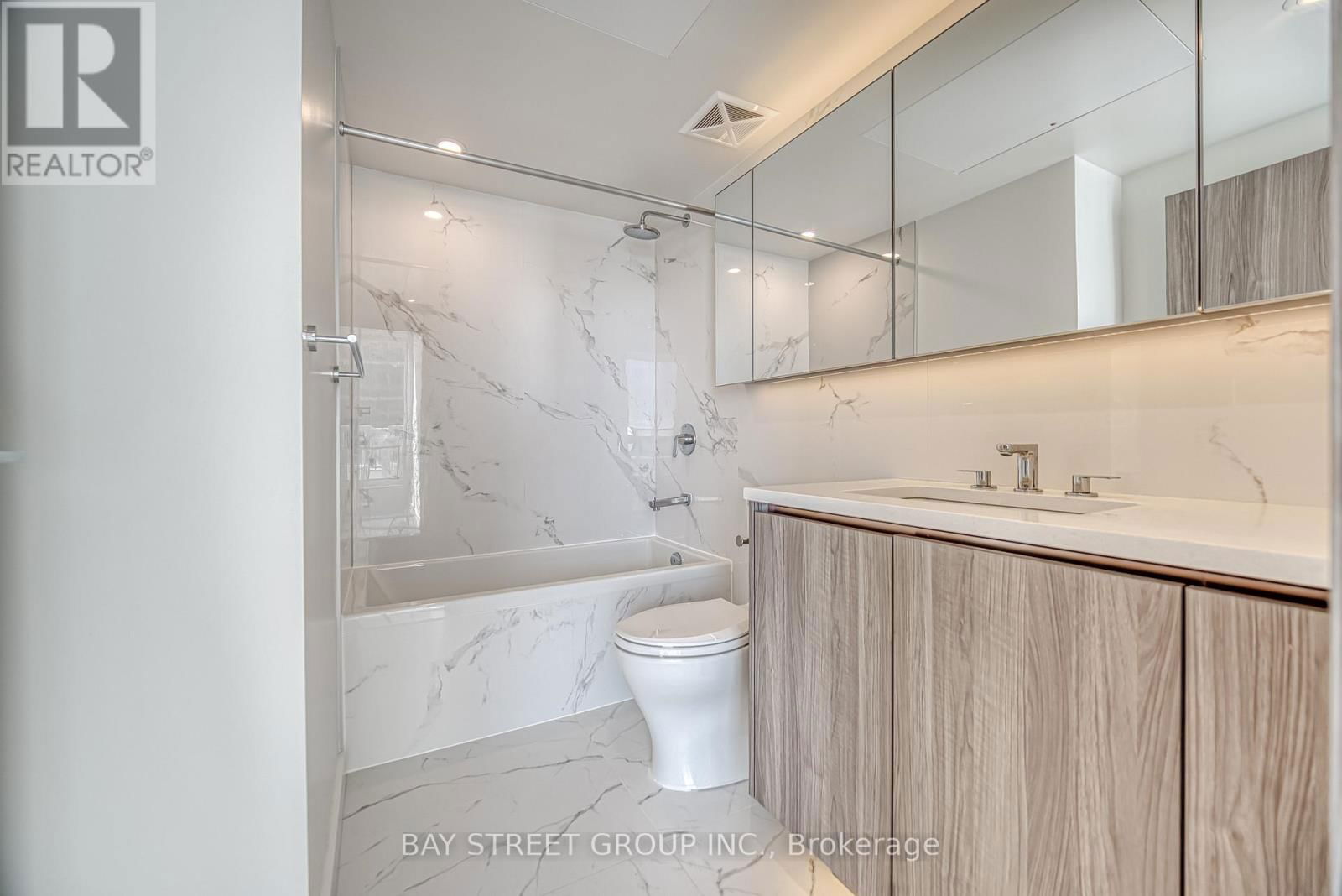 602 - 27 MCMAHON DRIVE Image 24
