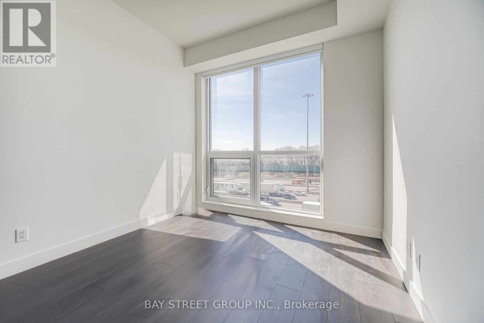 602 - 27 MCMAHON DRIVE Image 25