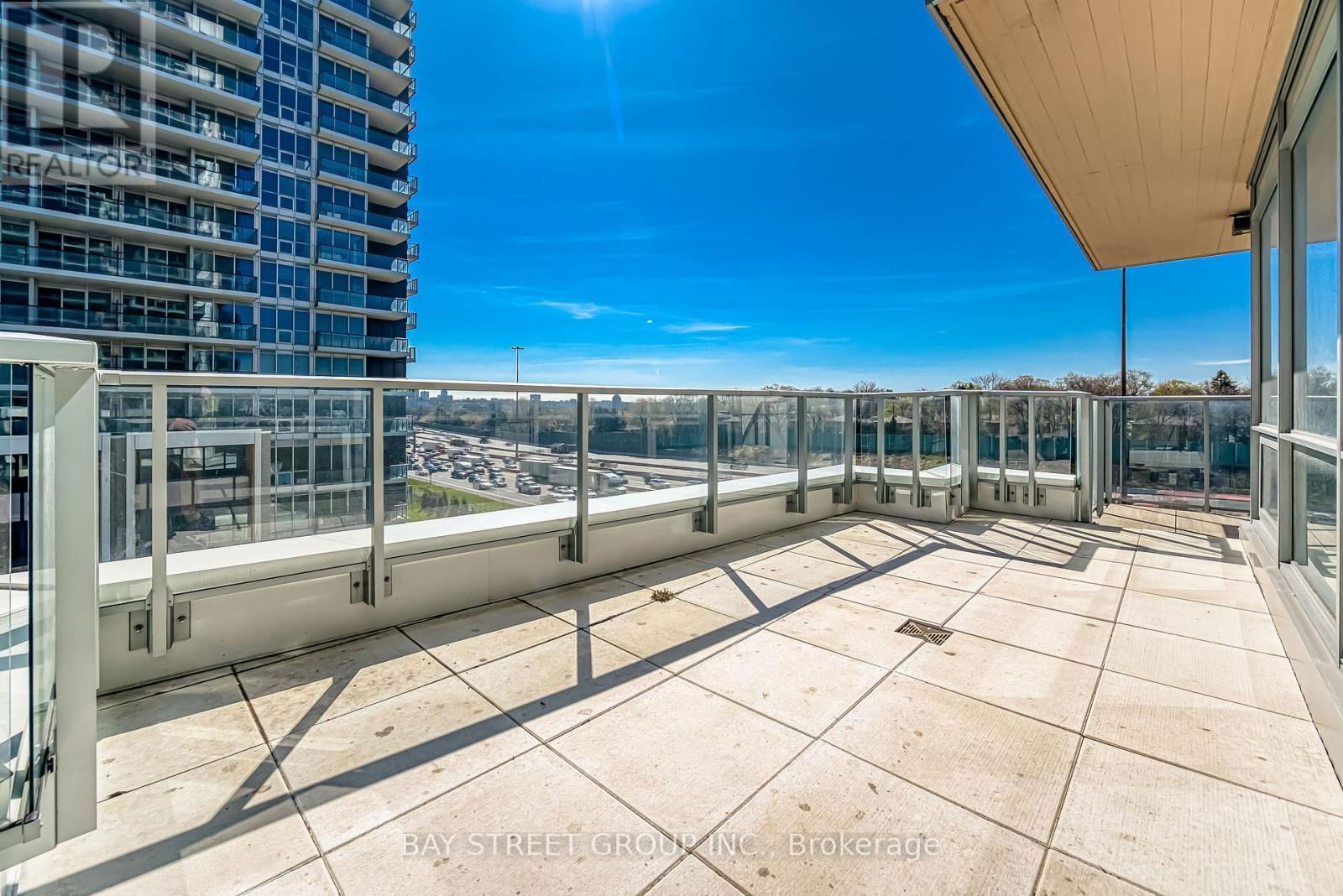 602 - 27 MCMAHON DRIVE Image 29