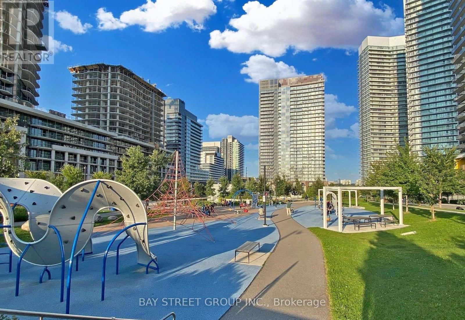 602 - 27 MCMAHON DRIVE Image 39