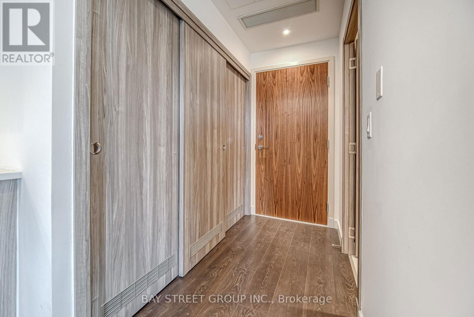 602 - 27 MCMAHON DRIVE Image 6