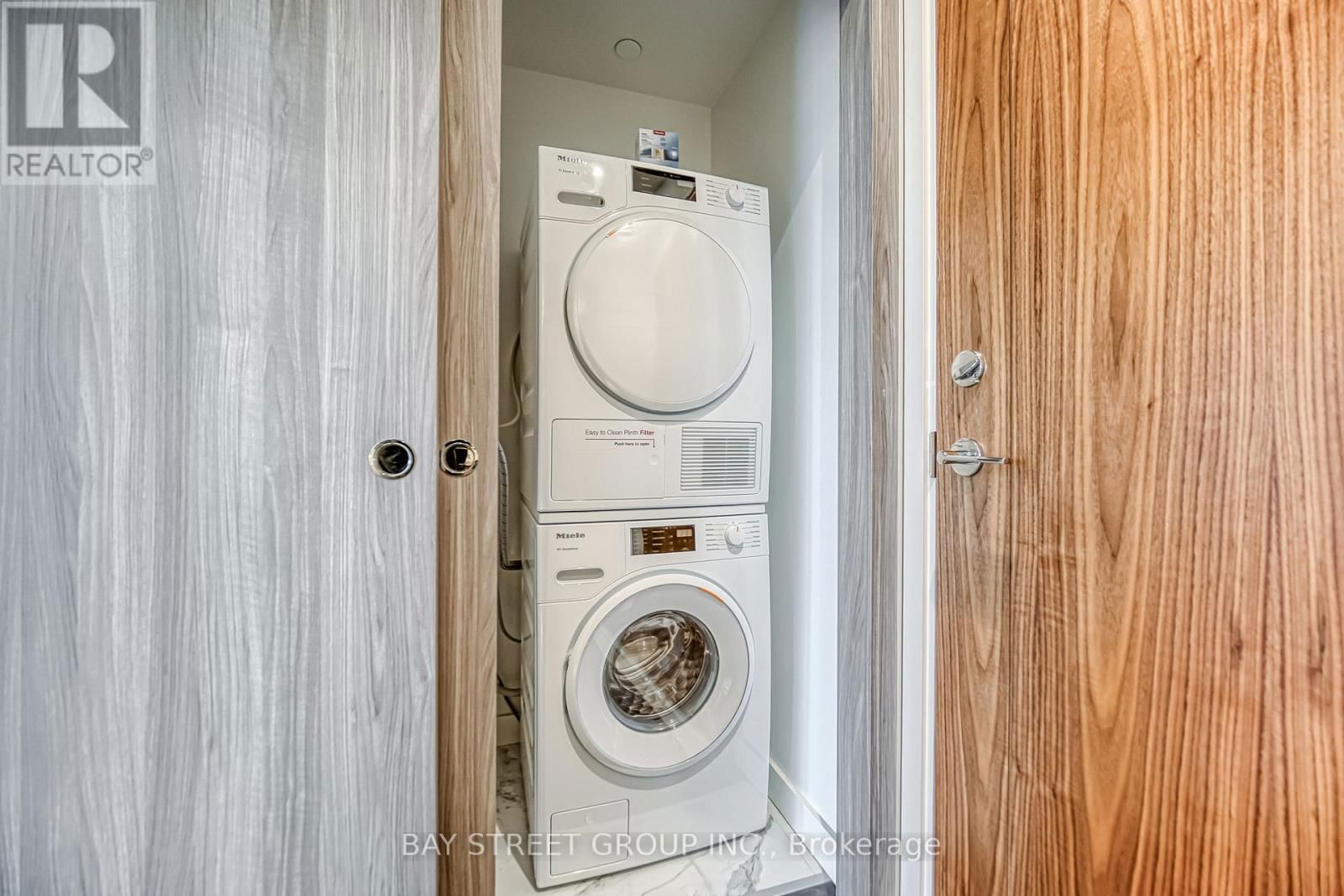 602 - 27 MCMAHON DRIVE Image 7