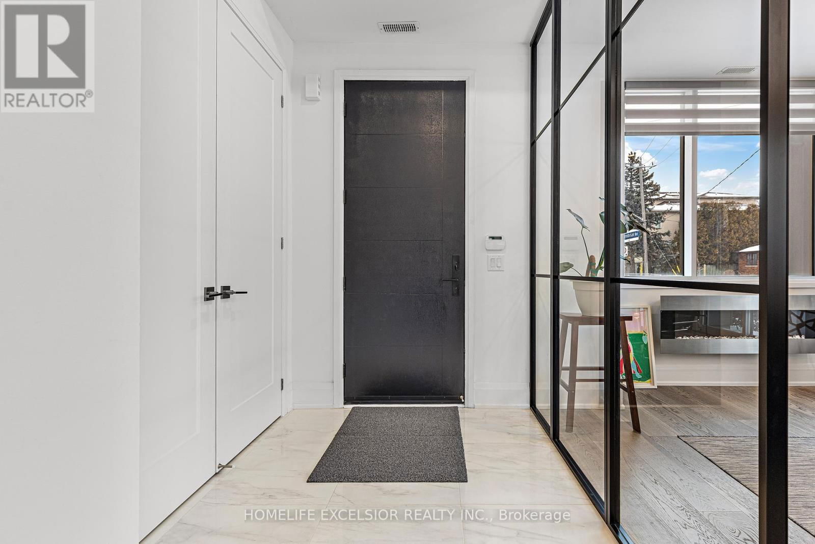 1 - 18 GREENBRIAR ROAD Image 2
