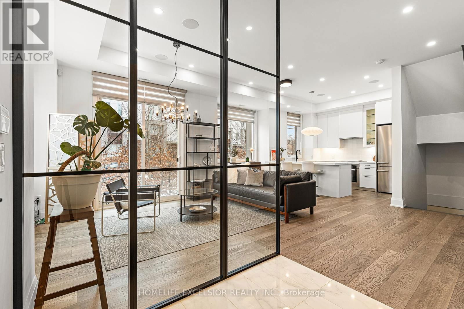 1 - 18 GREENBRIAR ROAD Image 3