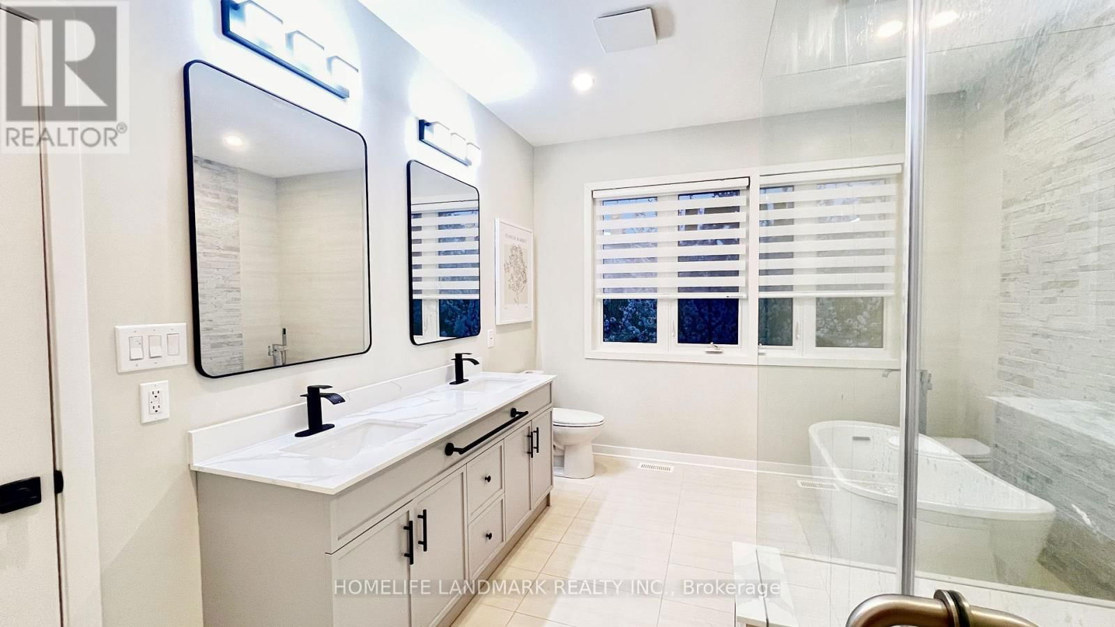 19 DEERING CRESCENT Image 11