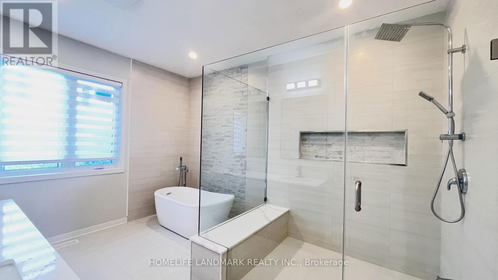 19 DEERING CRESCENT Image 12