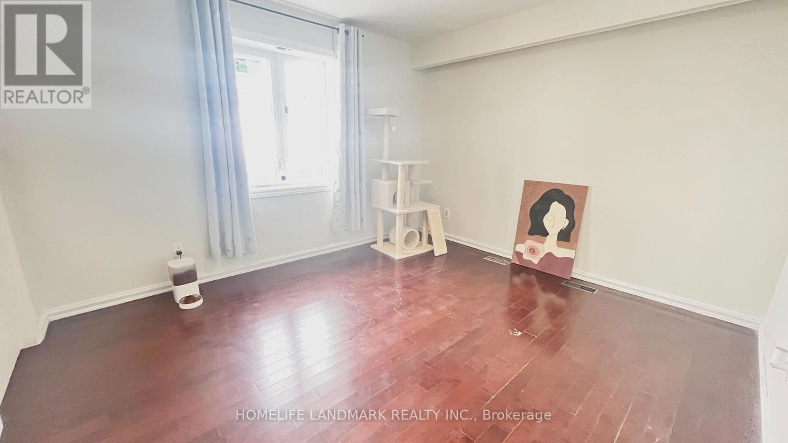 19 DEERING CRESCENT Image 19