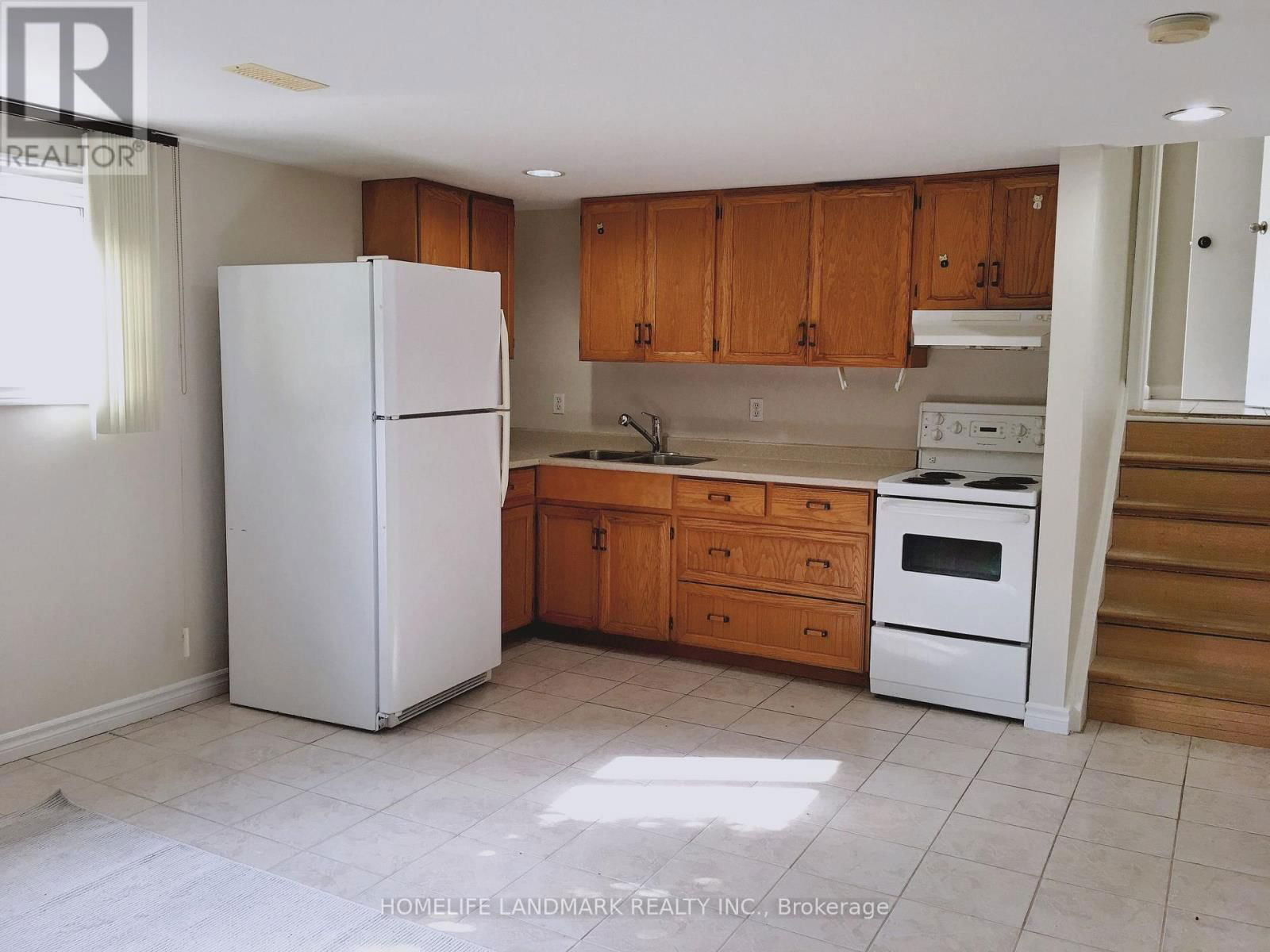 19 DEERING CRESCENT Image 22