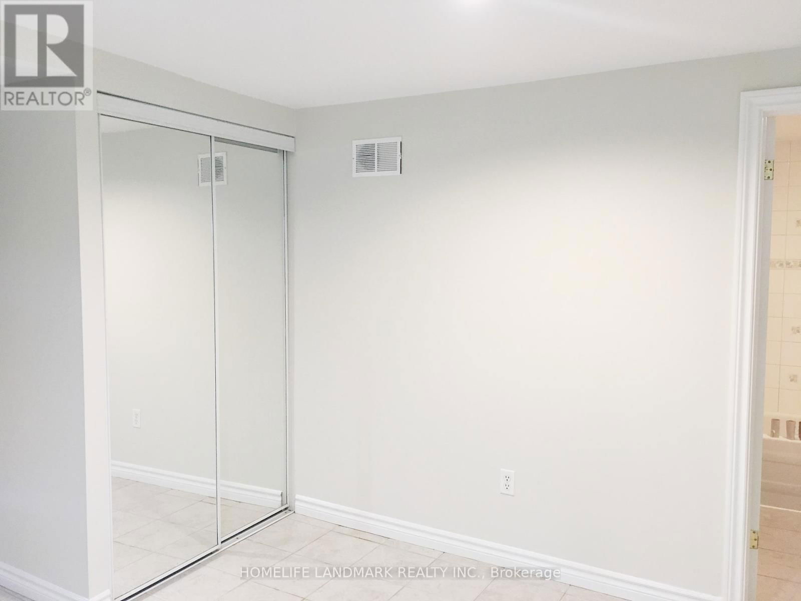 19 DEERING CRESCENT Image 23