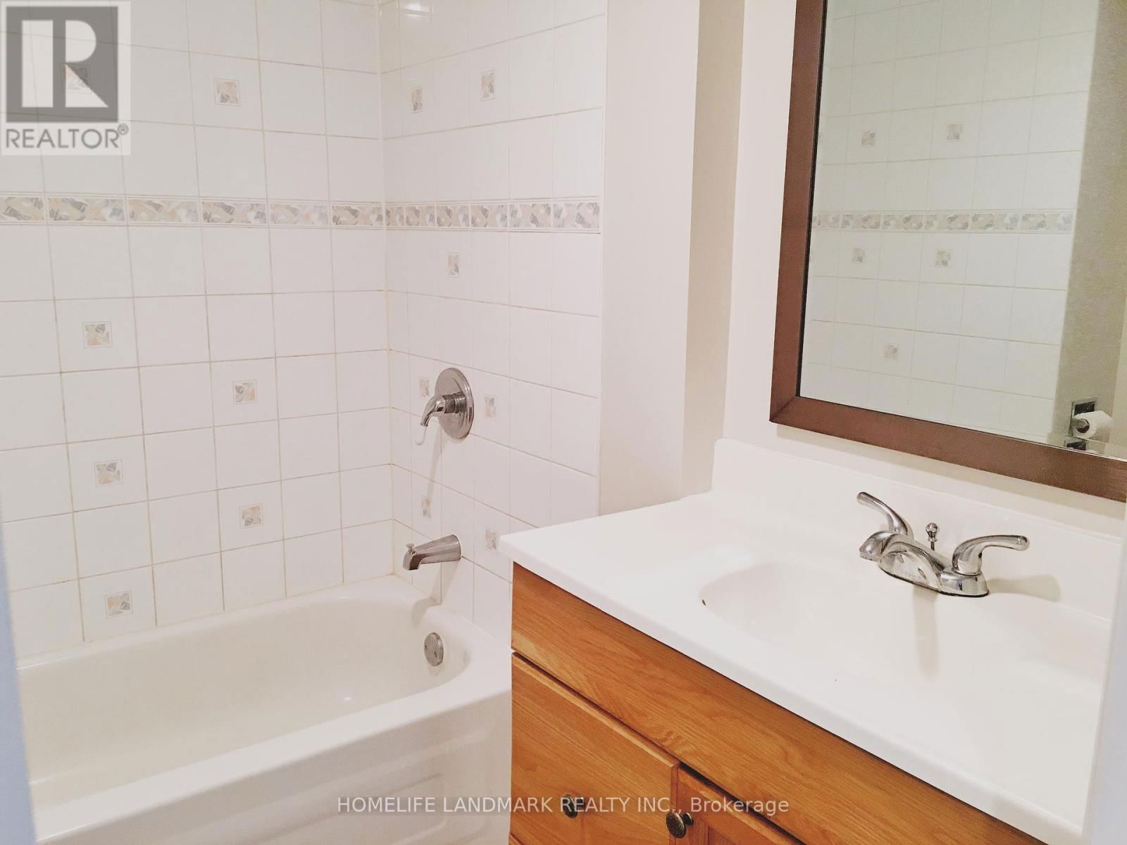 19 DEERING CRESCENT Image 24