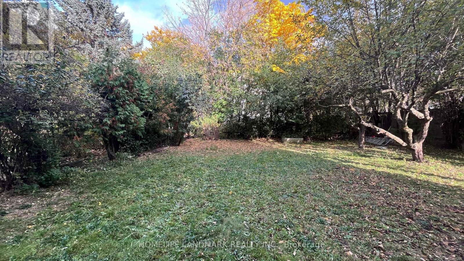 19 DEERING CRESCENT Image 26