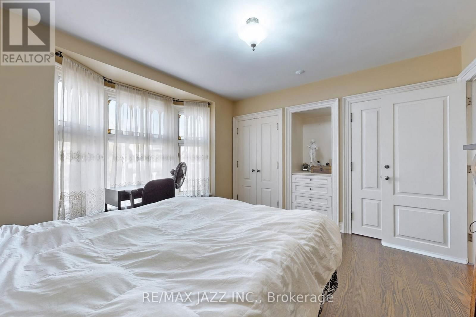 36 CLINTON STREET Image 12