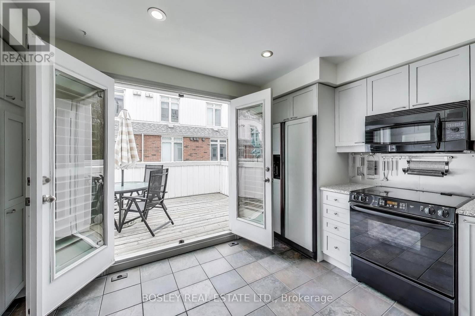 2403 - 12 SUDBURY STREET Image 13