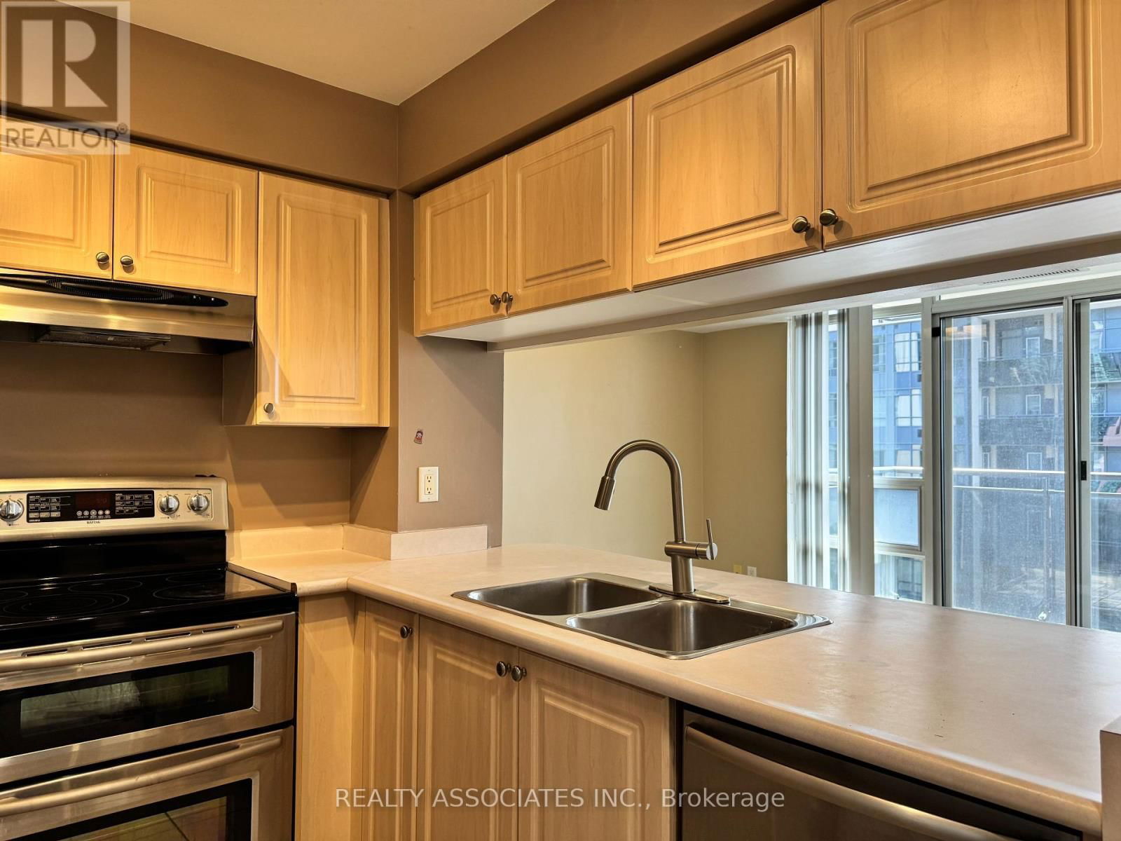 2811 - 153 BEECROFT ROAD Image 6