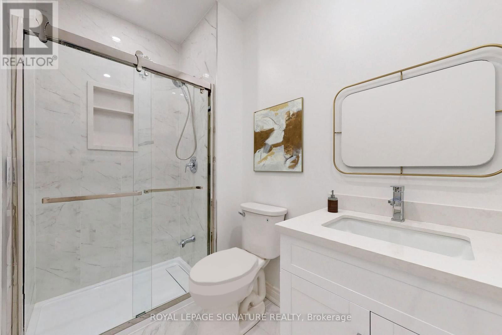 Upper - 179 BEATRICE STREET Image 15
