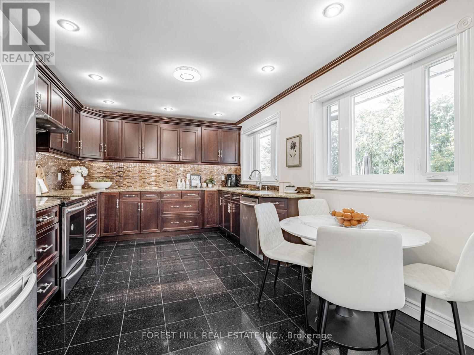 5 PARMBELLE CRESCENT Image 18