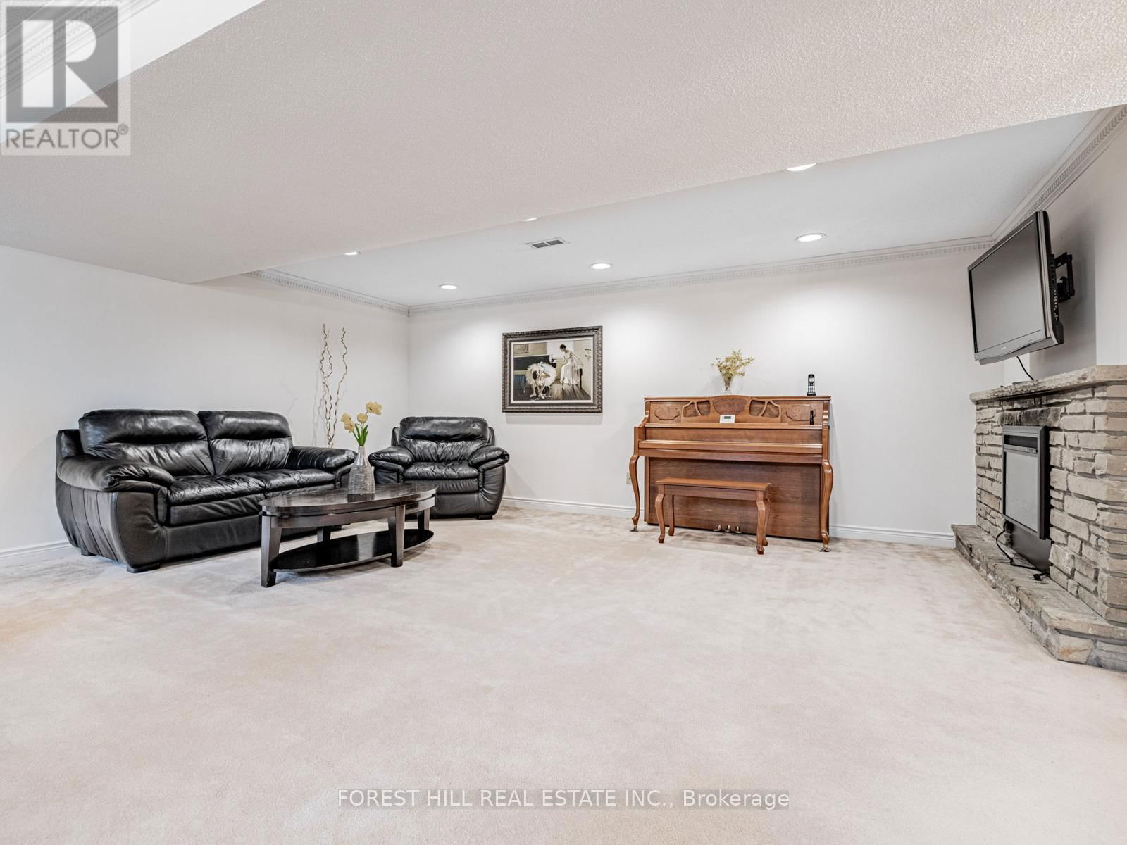 5 PARMBELLE CRESCENT Image 31