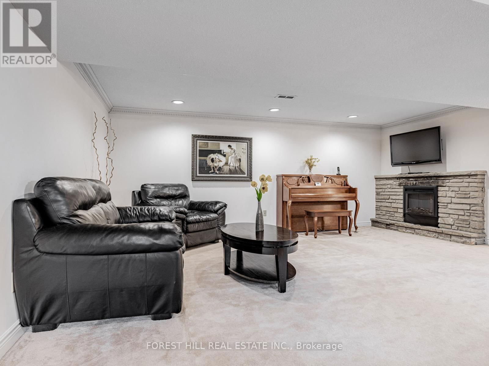 5 PARMBELLE CRESCENT Image 32