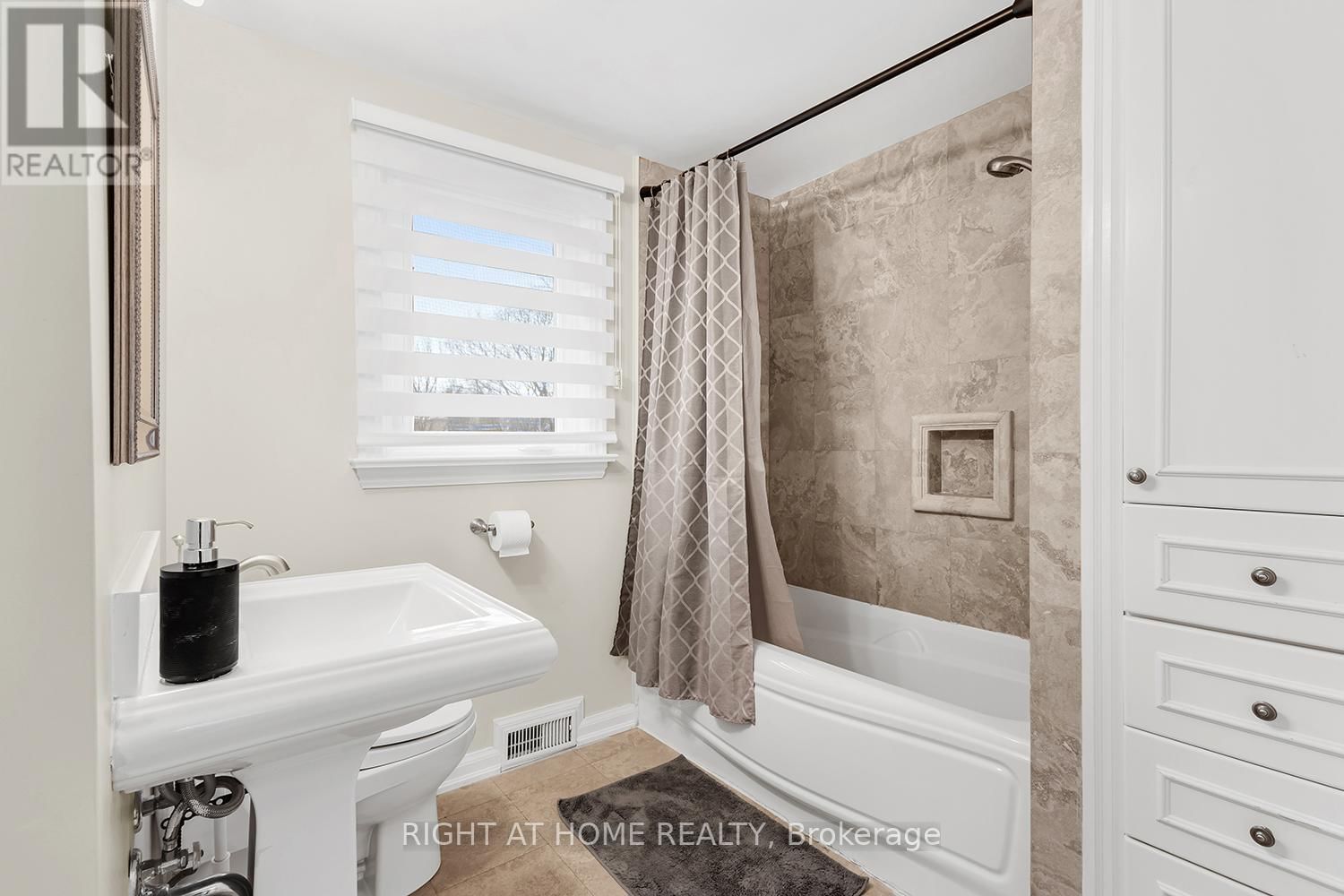 190 NORTHWOOD DRIVE Image 24