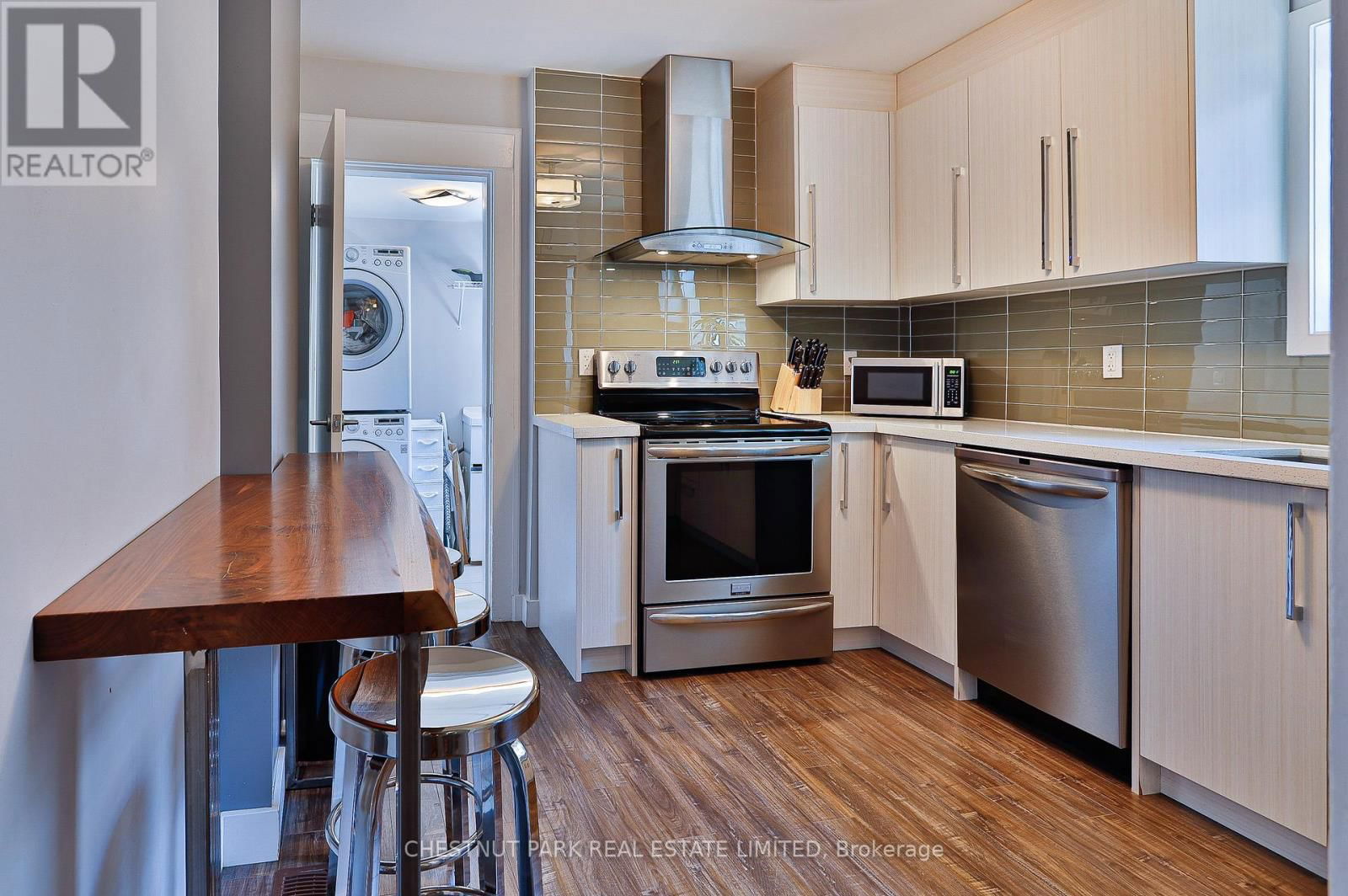 Upper - 163 BRIAR HILL AVENUE Image 15
