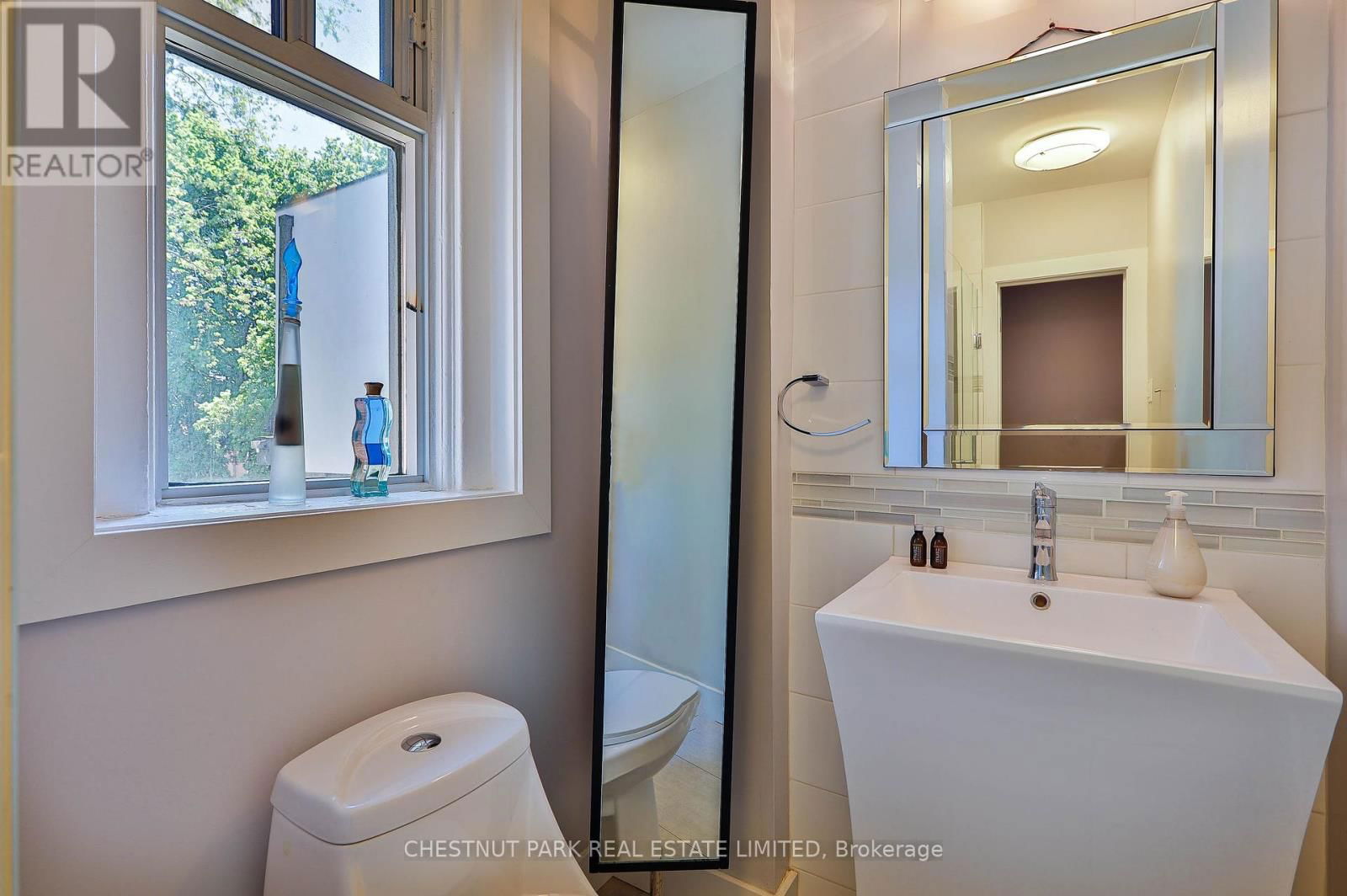 Upper - 163 BRIAR HILL AVENUE Image 29