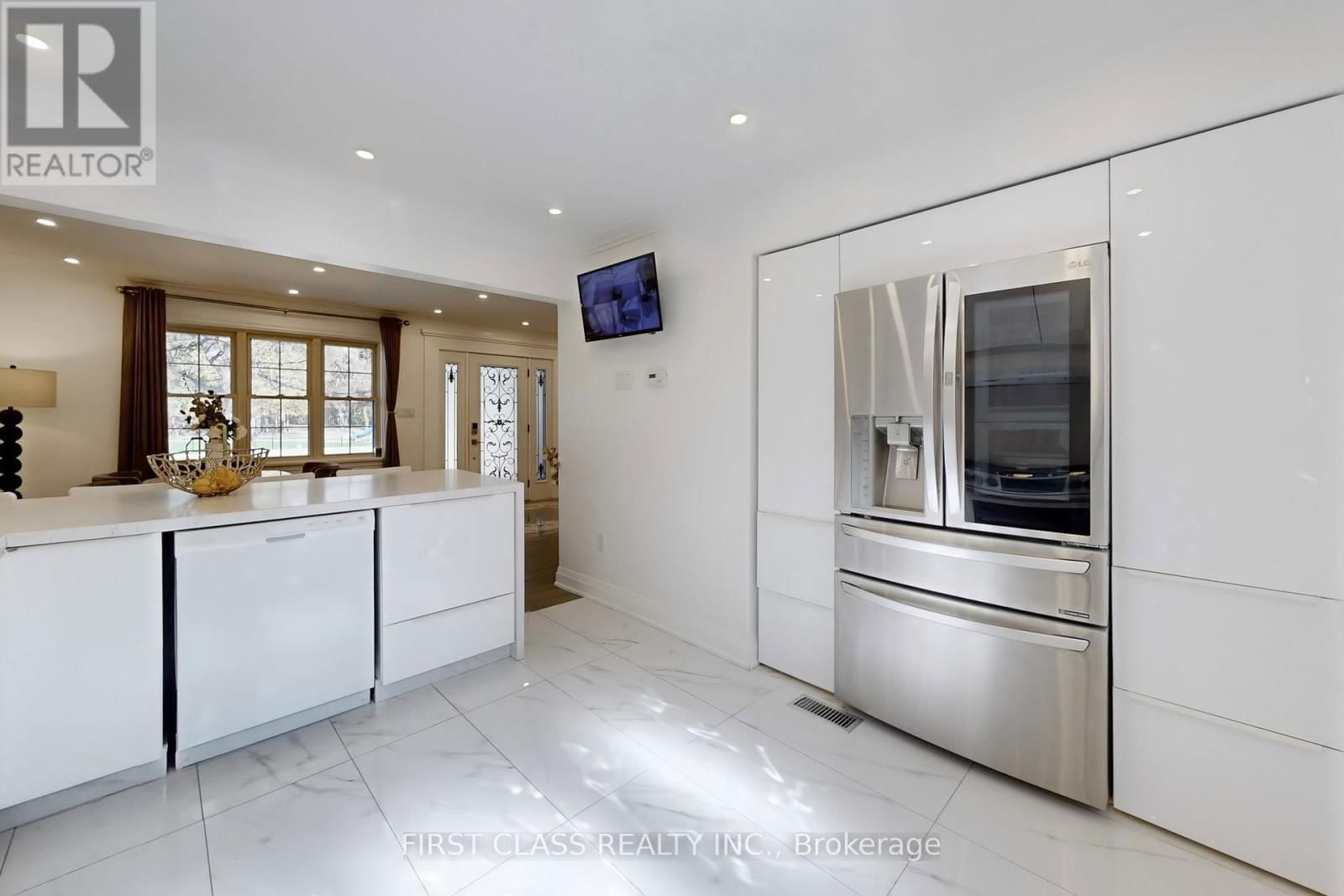 2950 BAYVIEW AVENUE Image 17