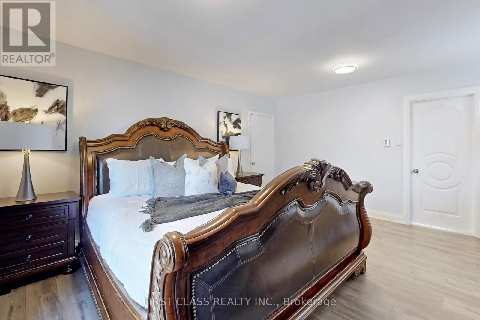 2950 BAYVIEW AVENUE Image 25