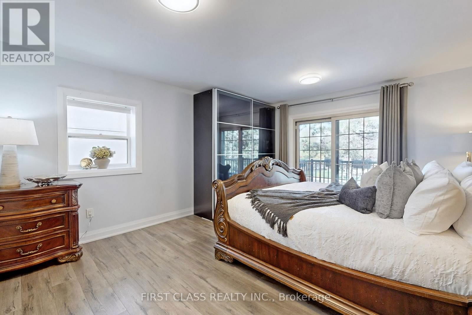 2950 BAYVIEW AVENUE Image 26