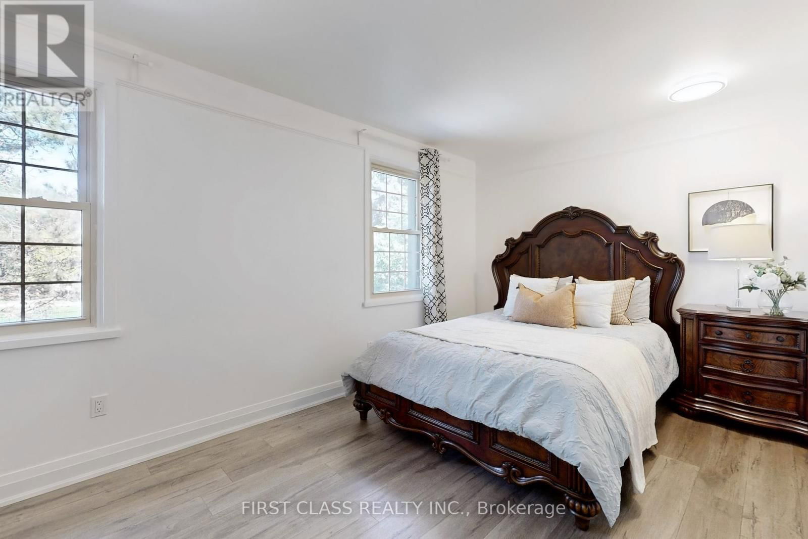 2950 BAYVIEW AVENUE Image 31