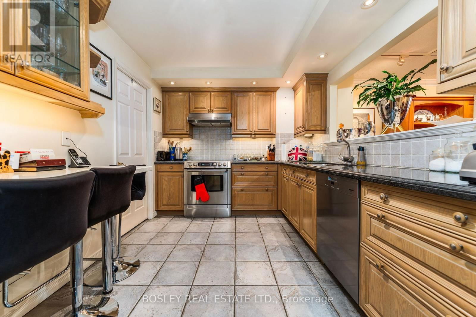 605 - 160 FREDERICK STREET Image 11