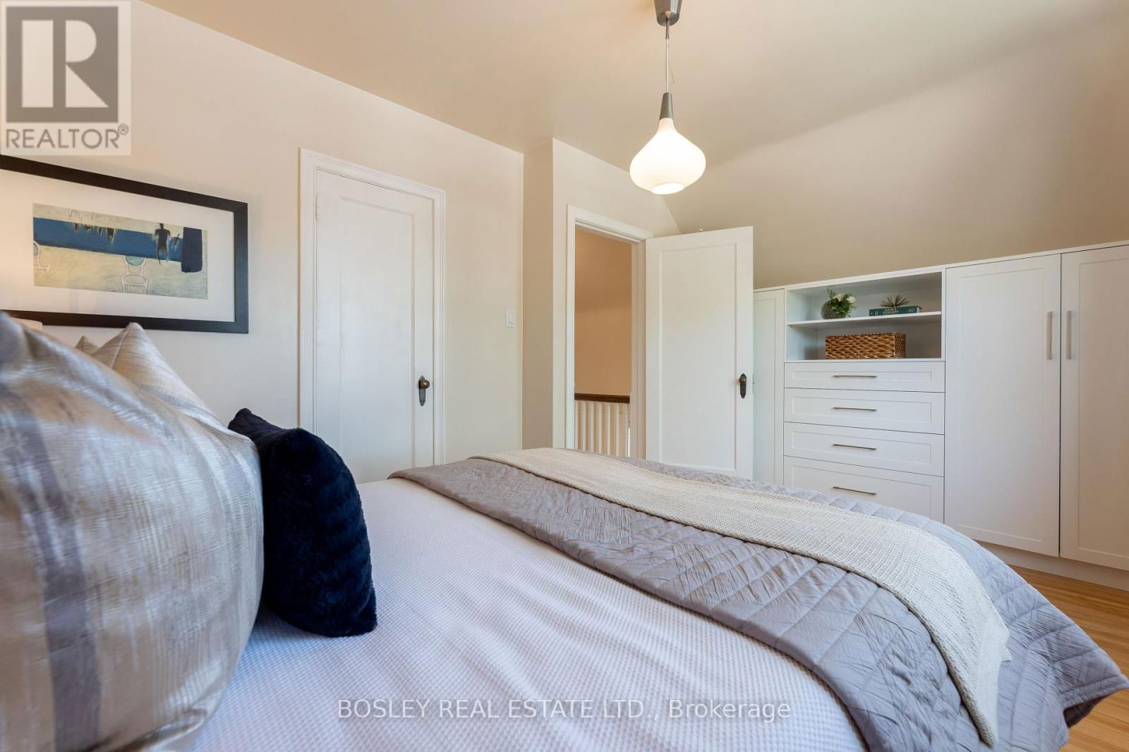 570 BROADWAY AVENUE Image 12