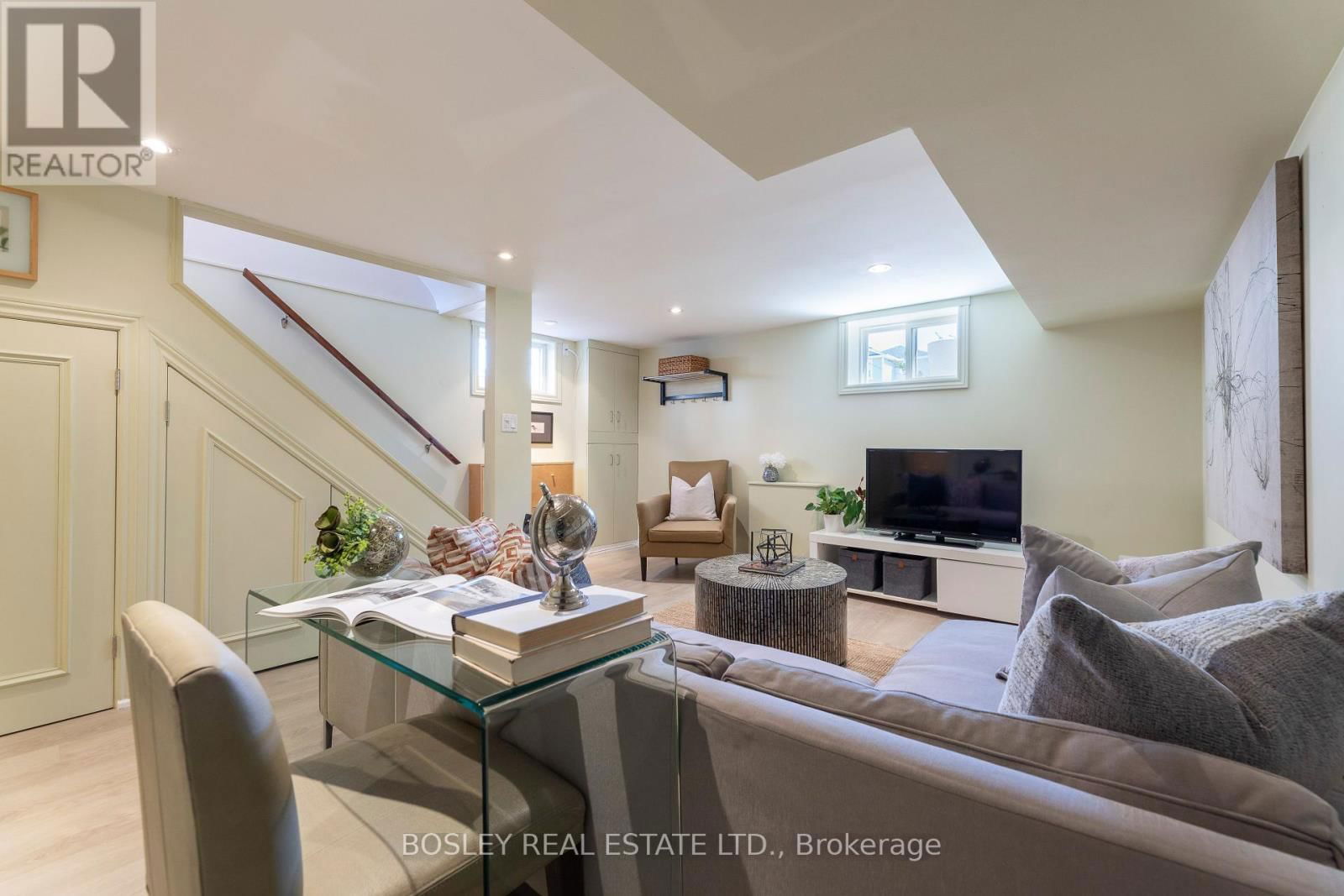 570 BROADWAY AVENUE Image 15