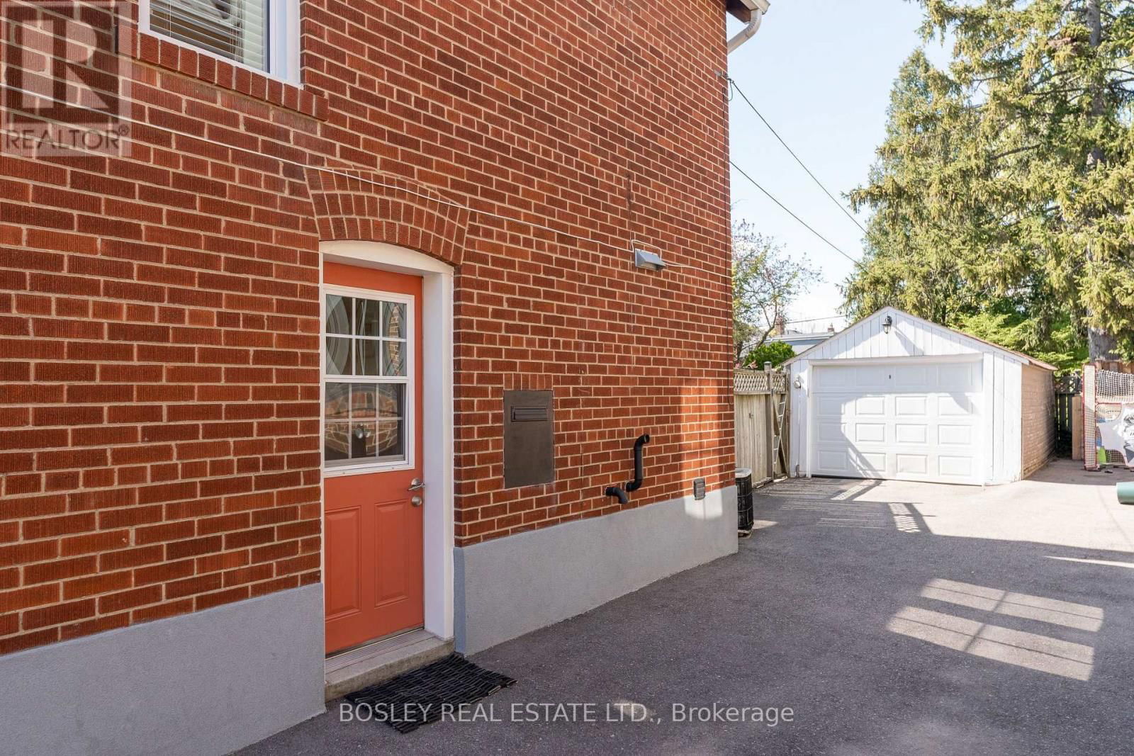 570 BROADWAY AVENUE Image 21