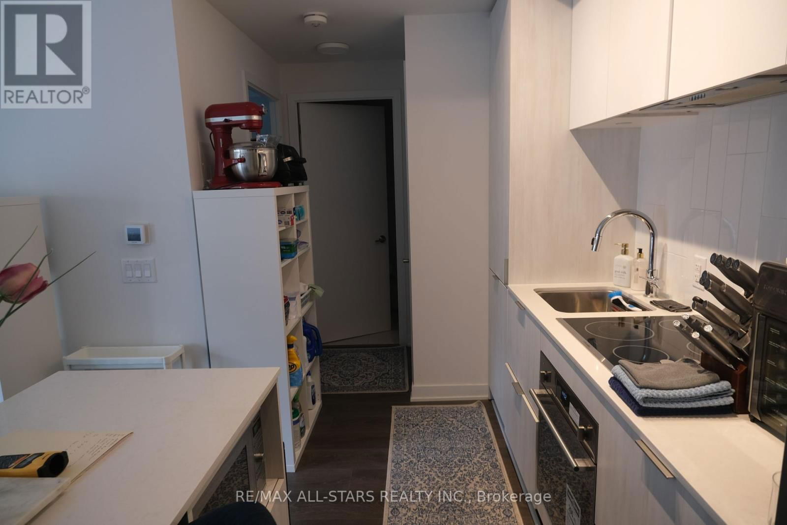 1007 - 130 RIVER STREET Image 14