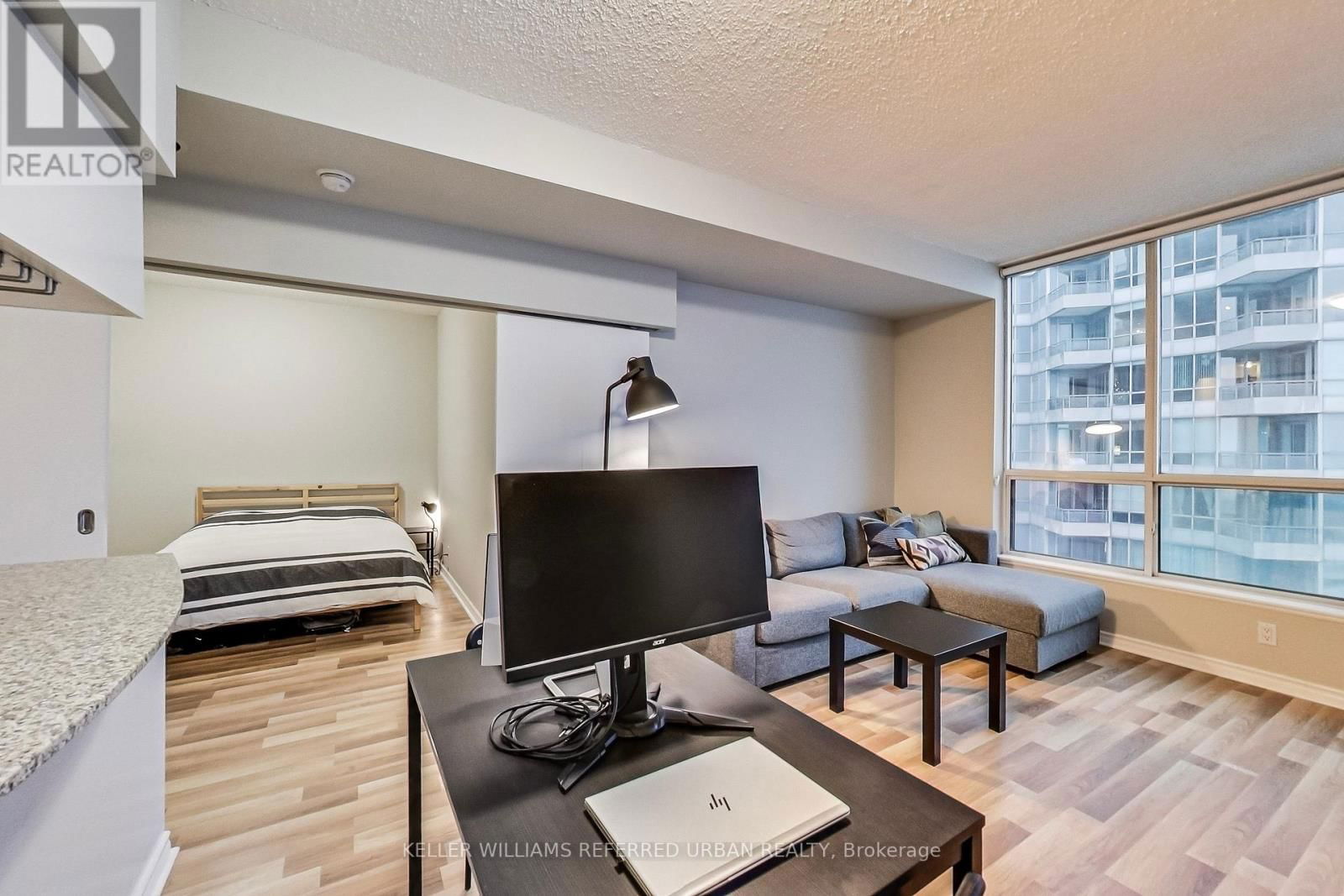 2117 - 230 QUEENS QUAY WEST Image 11