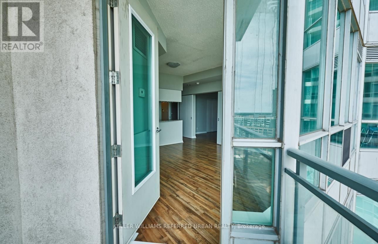 2117 - 230 QUEENS QUAY WEST Image 6