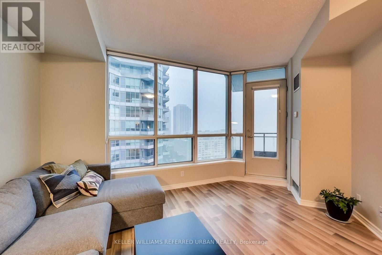 2117 - 230 QUEENS QUAY WEST Image 7