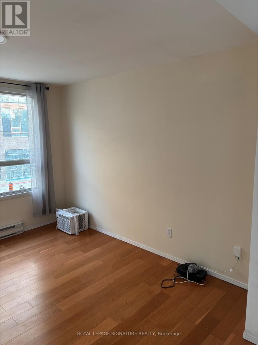 3 - 620 DUNDAS STREET WEST Image 2