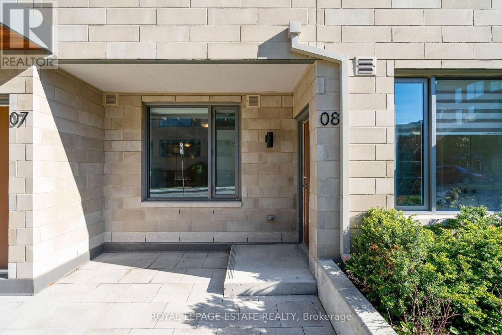 Th8 - 175 PEARS AVENUE Image 2