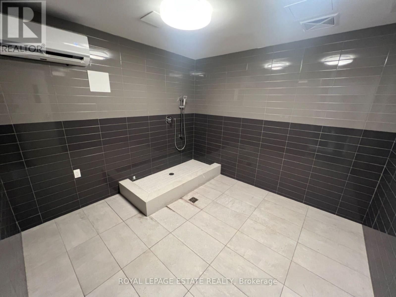 Th8 - 175 PEARS AVENUE Image 35