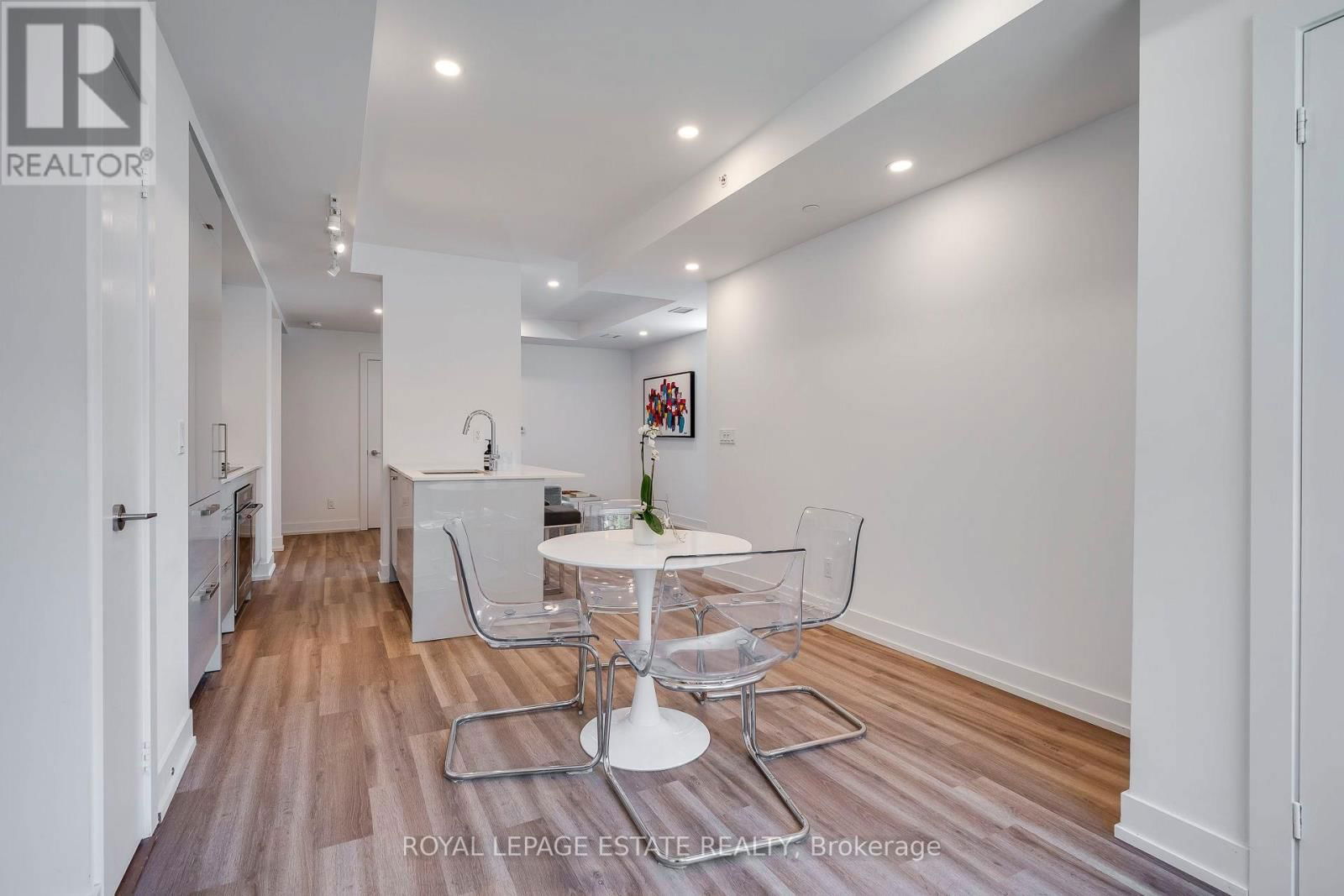 Th8 - 175 PEARS AVENUE Image 6